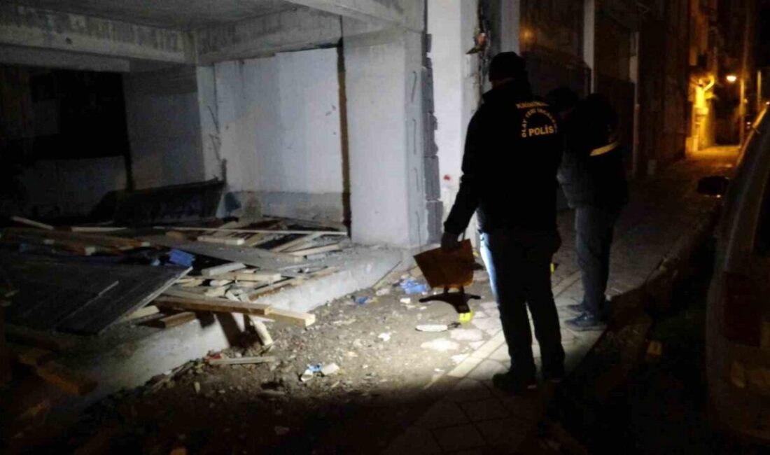 Malatya’da Kız Meselesi Nedeniyle Gerçekleşen Kavga Sonucu Bir Genç Yaralandı Malatya'da 18 yaşındaki İ.C., kız meselesi nedeniyle bir grup tarafından