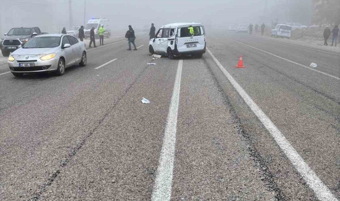 Malatya’da İki Araç Arasında Meydana Gelen Çarpışmada Bir Sürücü Yaralandı Malatya'nın Doğanşehir ilçesinde Cafer B. yönetimindeki hafif ticari araç, dönüş