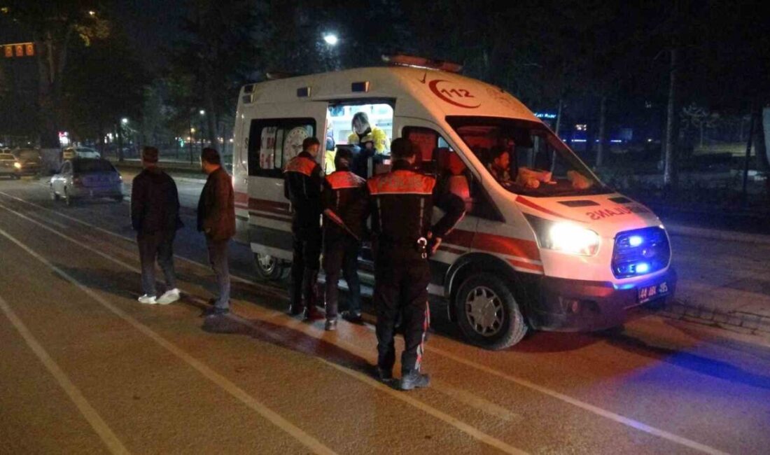 Malatya'da, Sümer Park'ta 18 yaşındaki H.B.G., akşam saatlerinde bir araçtan