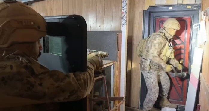 Malatya'da gerçekleştirilen operasyonda, "yağma tefecilik ve kumar oynanması için yer