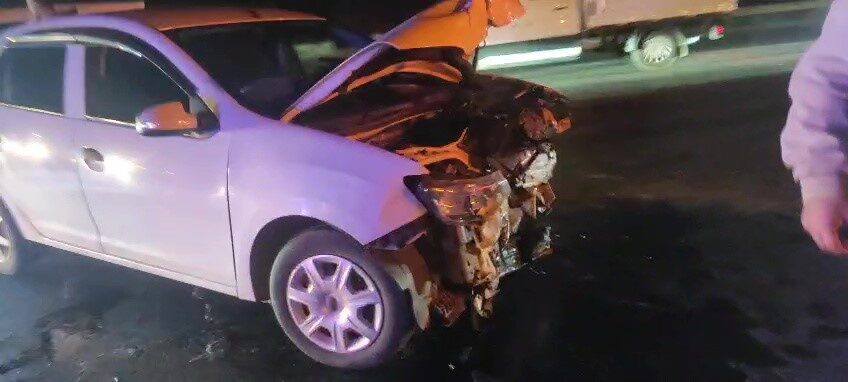 Antalya’da meydana gelen trafik kazasında 3 kişi yaralandı, sürücüler hastaneye kaldırıldı. Antalya'nın Manavgat ilçesinde, Alanya-Manavgat D-400 Karayolu'nda Mehmet A. ve Osman