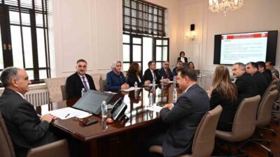 Manisa Valisi Vahdettin Özkan liderliğinde gerçekleştirilen Kadının Güçlenmesi İl Koordinasyon