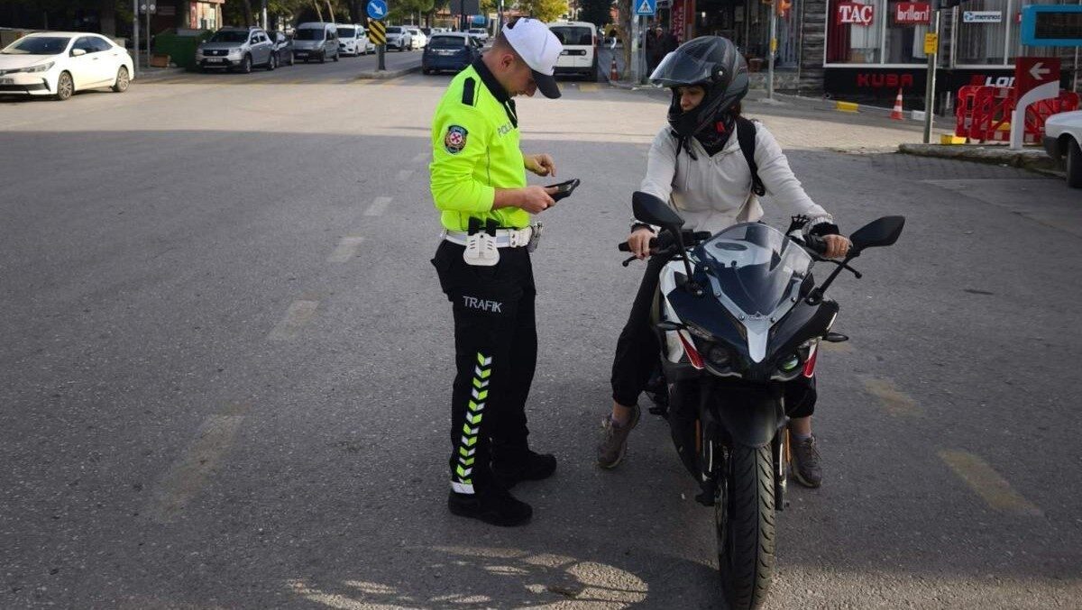 Manisa'da 1-2 Kasım tarihlerinde yapılan motosiklet ve film cam denetiminde