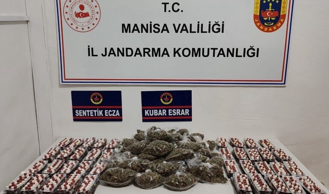 Manisa’da Yapılan Operasyonda Çok Sayıda Uyuşturucu Madde Ele Geçirildi, Şahıs Tutuklandı Manisa'da jandarma, B.H. (22) isimli şahsın evinde yaptığı aramada 2