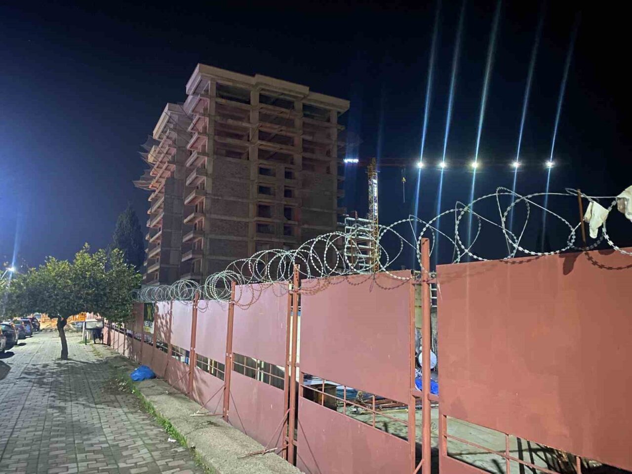 Turgutlu’da İnşaatta Demir Kalıp Altında Kalan İşçi Hayatını Kaybetti