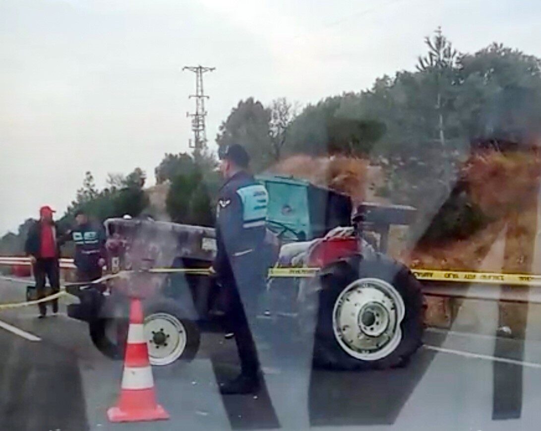 Manisa'nın Akhisar ilçesinde meydana gelen zincirleme trafik kazasında ölü sayısı