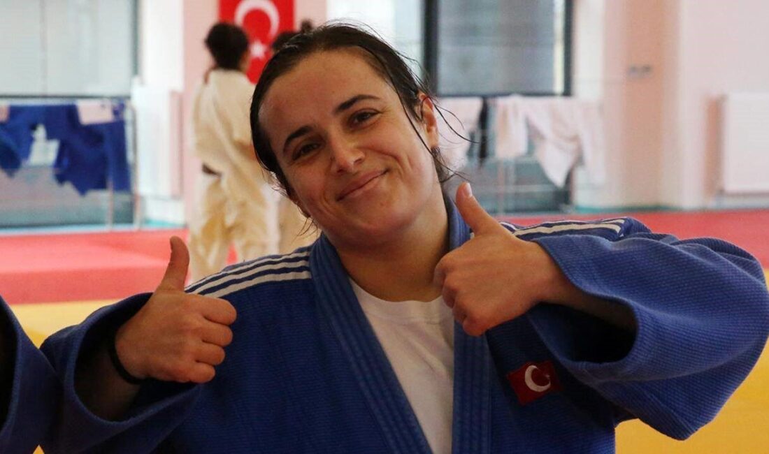 Yadigar Talayhan, 25. İşitme Engelliler Yaz Olimpiyat Oyunları’nda Bronz Madalyayı Kazanarak Salihli’yi Gururlandırdı Manisa'nın Salihli ilçesinden işitme engelli milli judocu Yadigar Talayhan, Japonya'daki