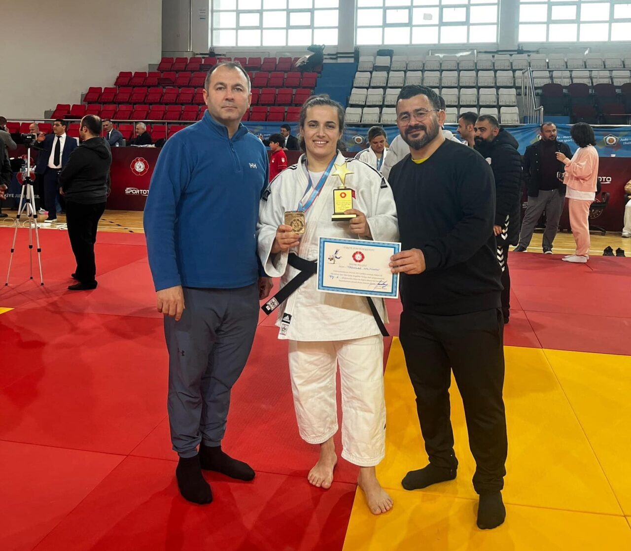 Manisa'nın Salihli ilçesinden millî judocu Yadigar Talayhan, 15-26 Kasım tarihlerinde