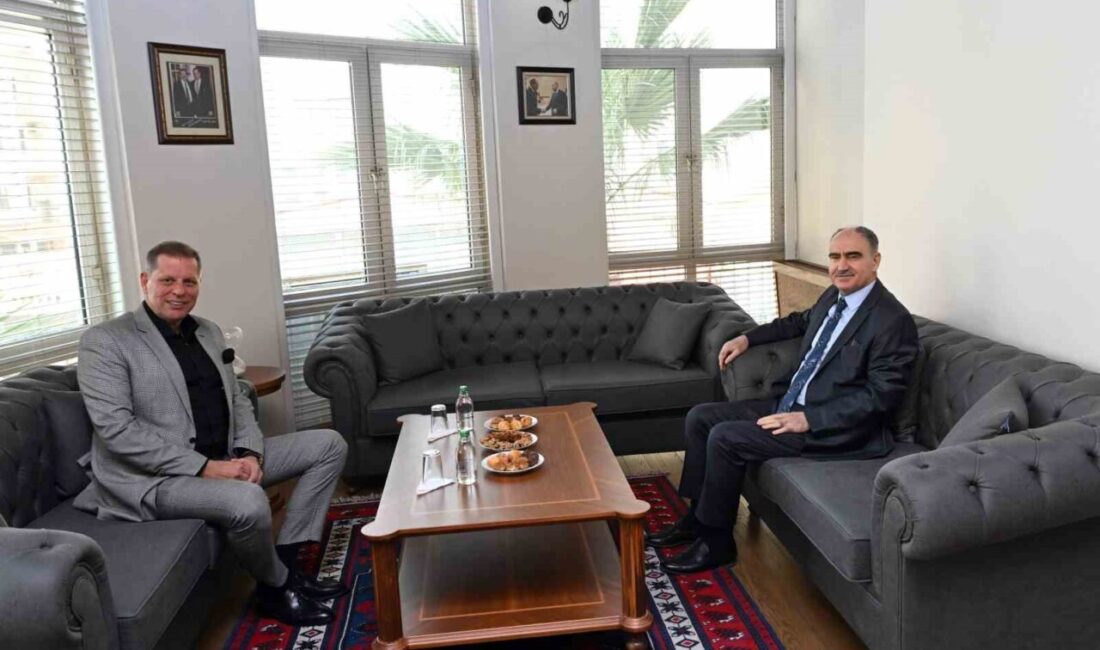 Manisa Valisi Vahdettin Özkan, Manisa Ticaret Borsası'nda Borsa Başkanı Sadık