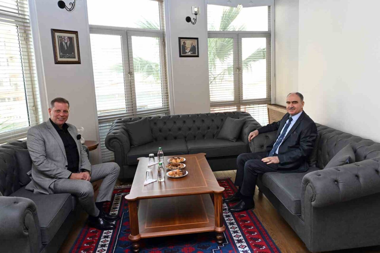 Manisa Valisi Vahdettin Özkan, Ticaret Borsası Ziyaretiyle Ekonomik Gelişim Üzerine Değerlendirmelerde Bulundu