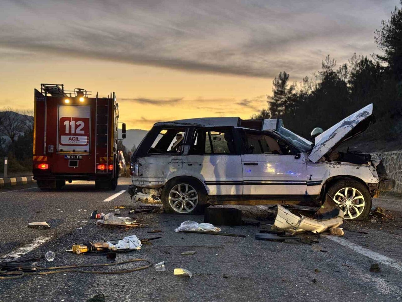 Karabük'ün Safranbolu ilçesinde, mantar topladıktan dönen ailenin cipi kaza yaptı.