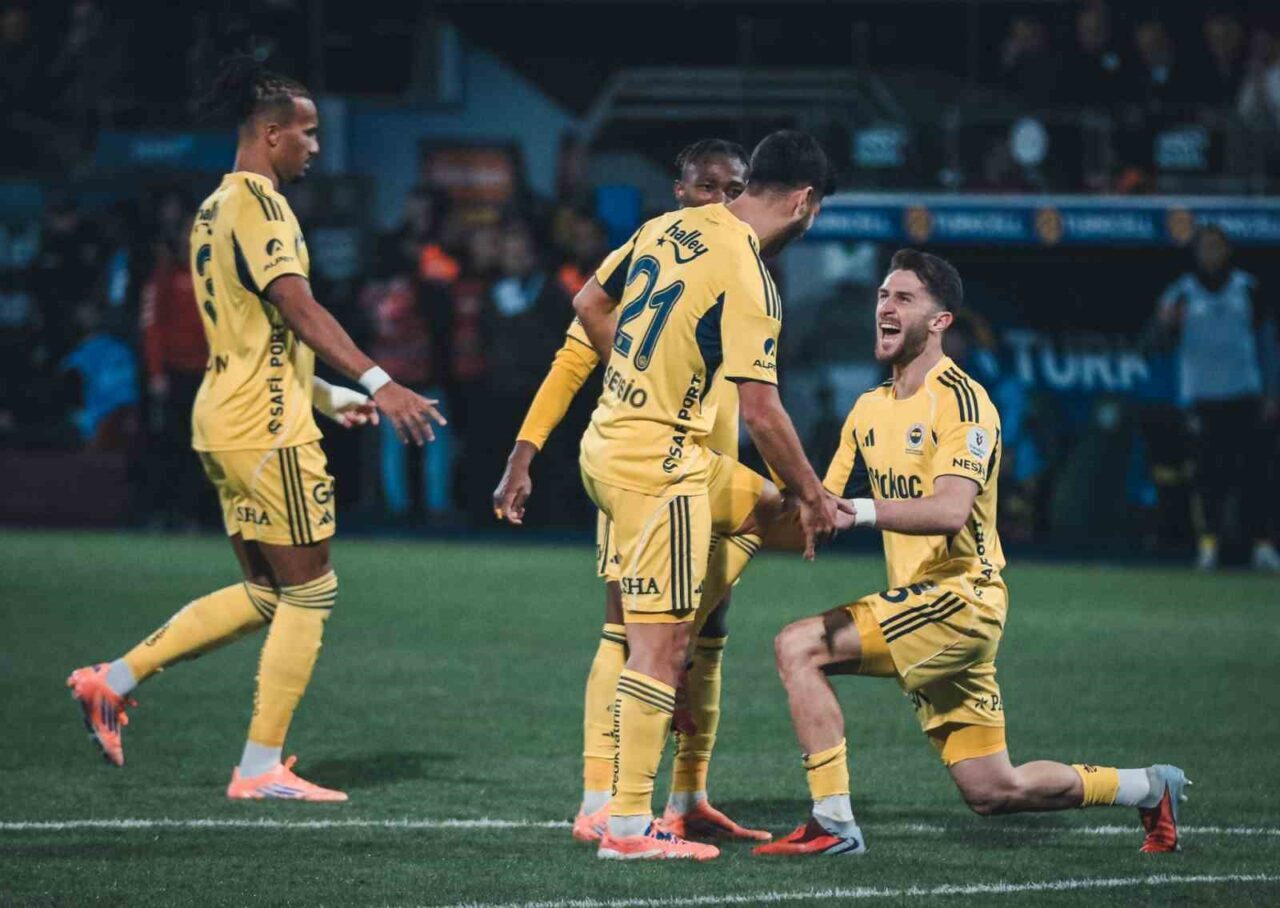 Fenerbahçe'nin İspanyol yıldızı Marco Asensio, Çaykur Rizespor karşısında etkileyici bir