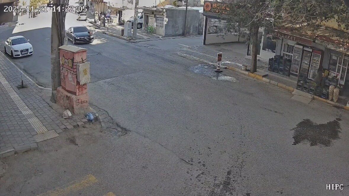 Mardin’in Nusaybin ilçesinde 6 yaşındaki D.K., Kışla Mahallesi'nde yolun karşısına