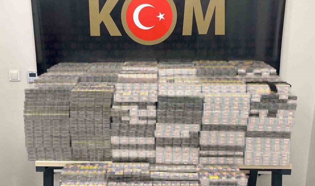 Mardin’de Gümrük Kaçağı 7 Bin 900 Paket Sigara Ele Geçirildi, 3 Şüpheli Tutuklandı Mardin'in Midyat ilçesinde, kaçakçılık uzmanları tarafından gerçekleştirilen operasyon sonucunda, 7