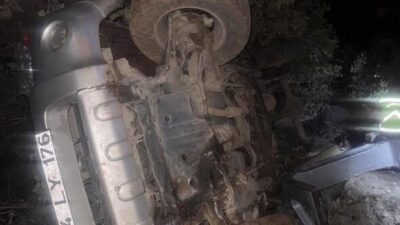 Mardin'in Nusaybin ilçesinde meydana gelen trafik kazasında, sürücüsünün kontrolünü kaybettiği