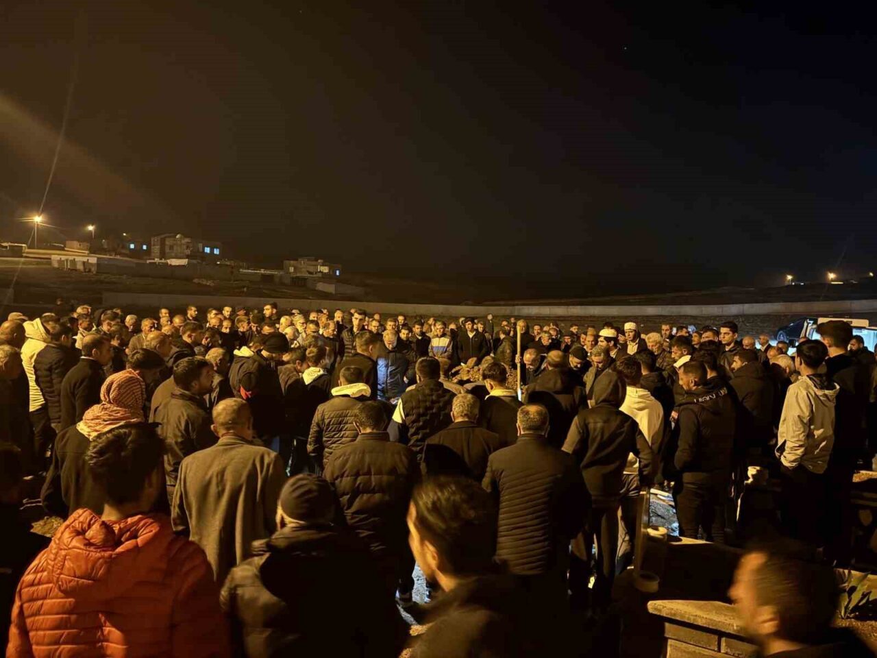 Kızıltepe’de Ölü Bulunan Aileden Babası Defnedildi