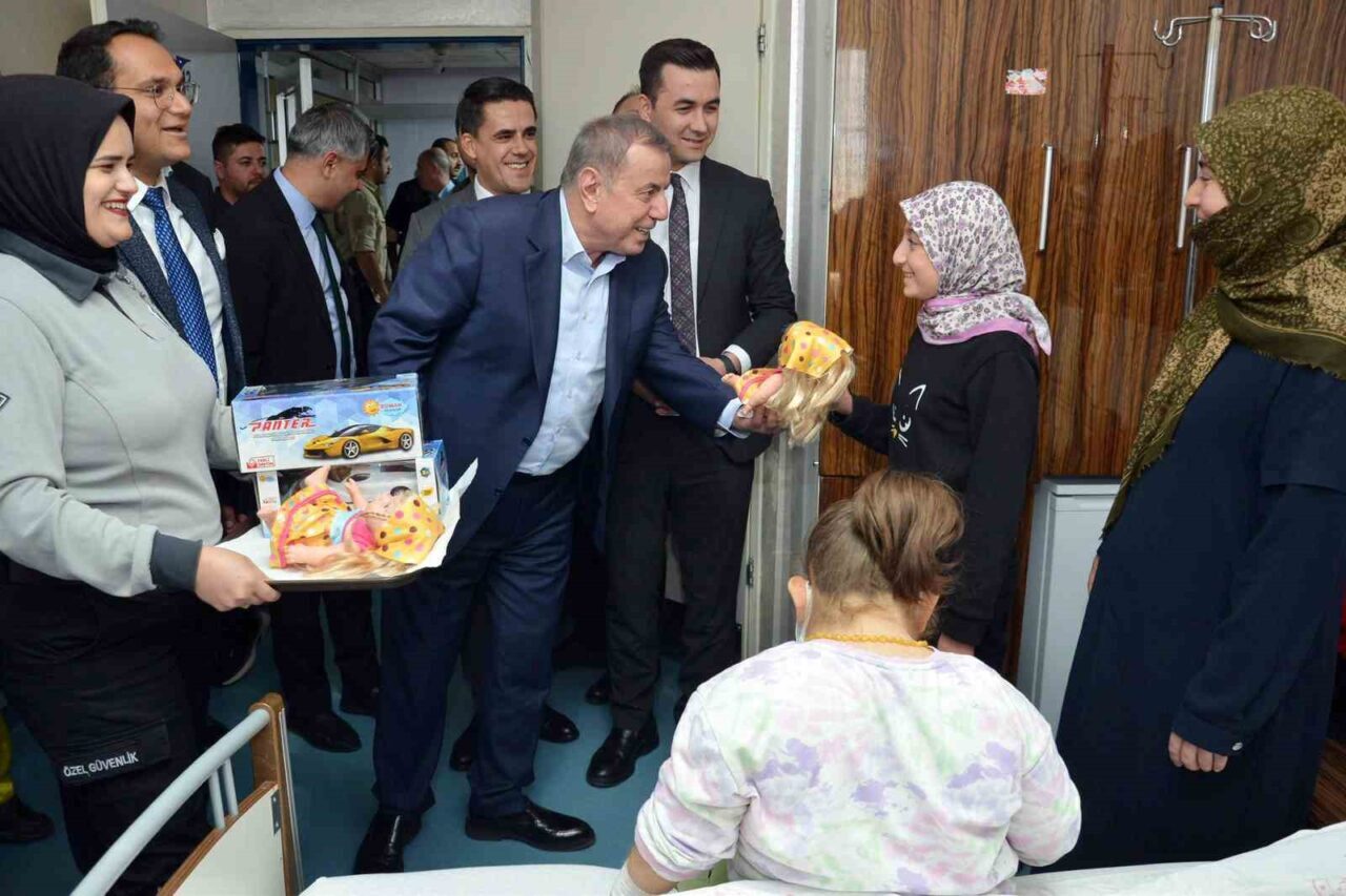 Mardin'deki Midyat Devlet Hastanesi, tedavi gören çocuklar için "Gülümse Midyat,