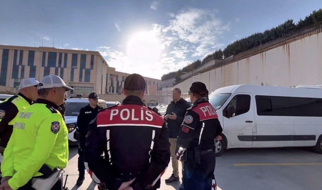 Mardin’de Emniyet Ekiplerinden Huzur ve Güven Uygulamaları Gerçekleştirildi Mardin İl Emniyet Müdürlüğü, "Huzur ve Güven Uygulamaları" kapsamında 70