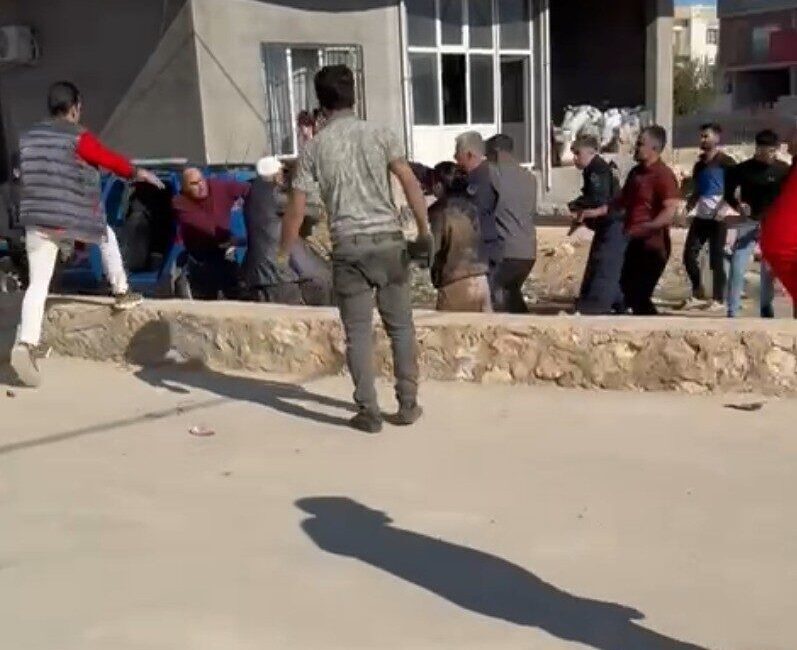 Mardin'in Artuklu ilçesinde iki aile arasında meydana gelen sopalı kavgada