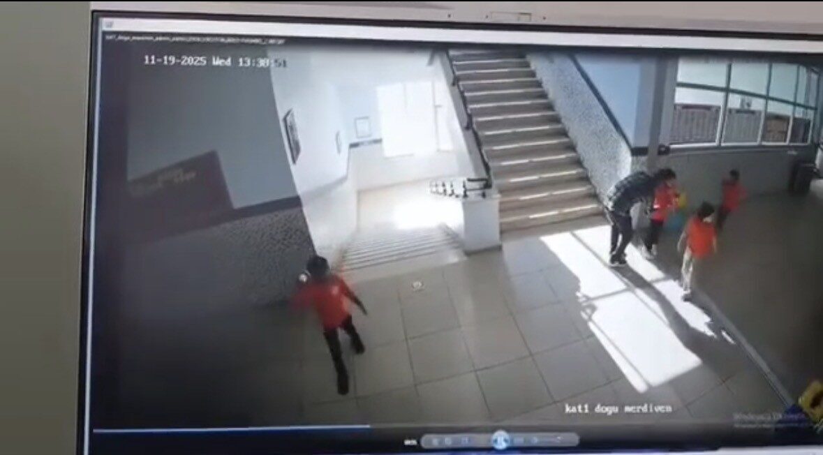 Kızıltepe’de Yiyecek Yutma Tehlikesi Geçiren Öğrenci Müdür Yardımcısının Uyguladığı Manevra ile Kurtarıldı