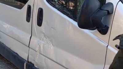 Mardin'in Nusaybin ilçesindeki Nevruz Bulvarı'nda park halindeki bir araca silahlı