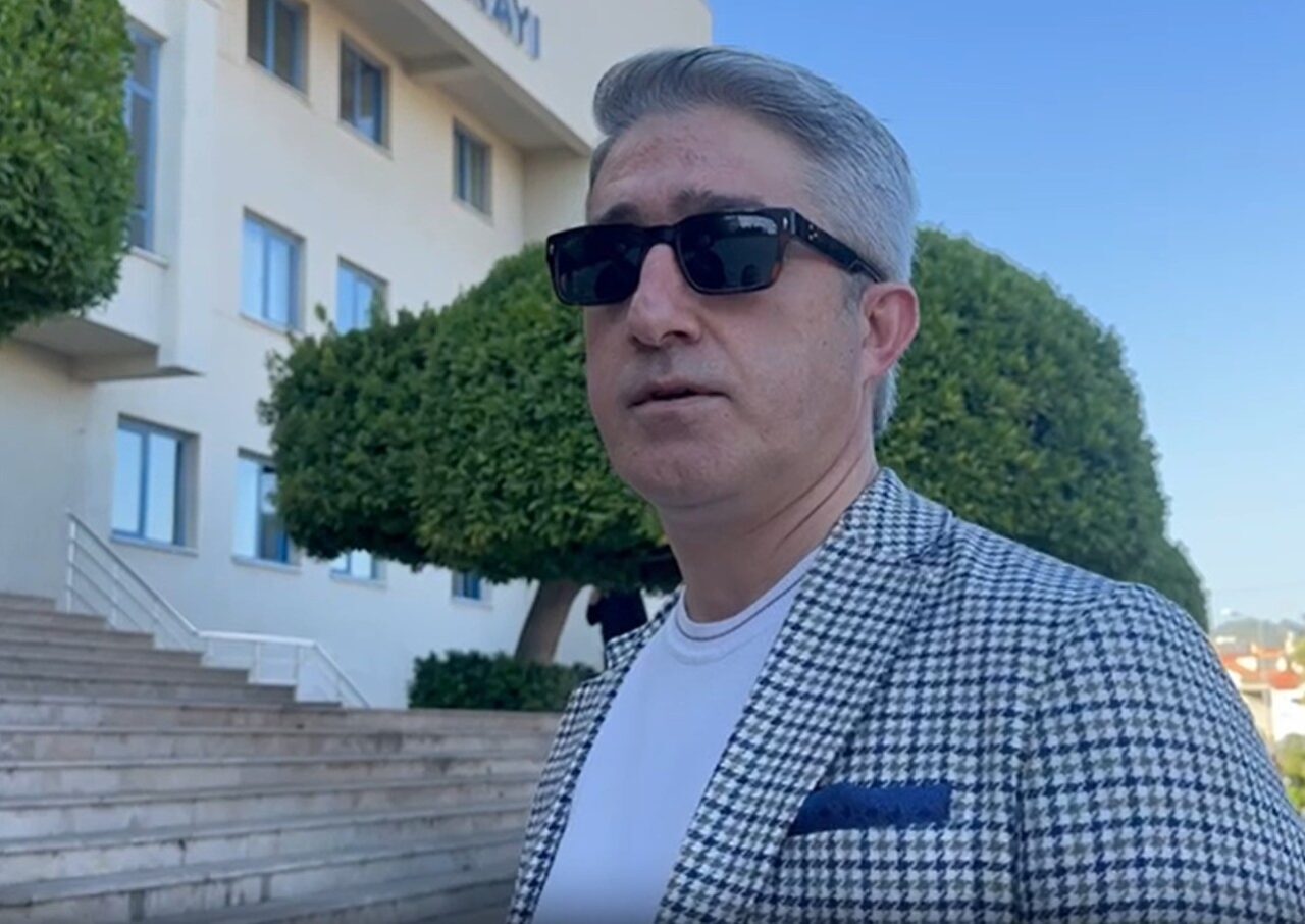 Marmaris'in 2019-2024 belediye başkanı Mehmet Oktay, mevcut başkan Acar Ünlü'ye