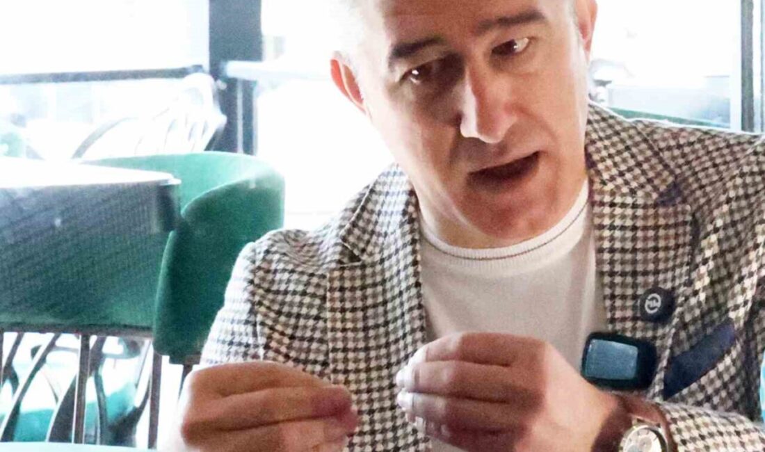 Mehmet Oktay, Sinpaş Arazisi İddialarını Yanıtladı: “Ruhsat Verme Hakkı Vatandaşın Anayasal Hakkıdır” Marmaris'in eski belediye başkanı Mehmet Oktay, CHP lideri Özgür Özel'in