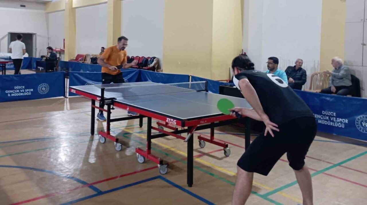Düzce’de Öğretmenler Günü Masa Tenisi Turnuvası’nda Başarılar Kazanan Sporcular Belli Oldu