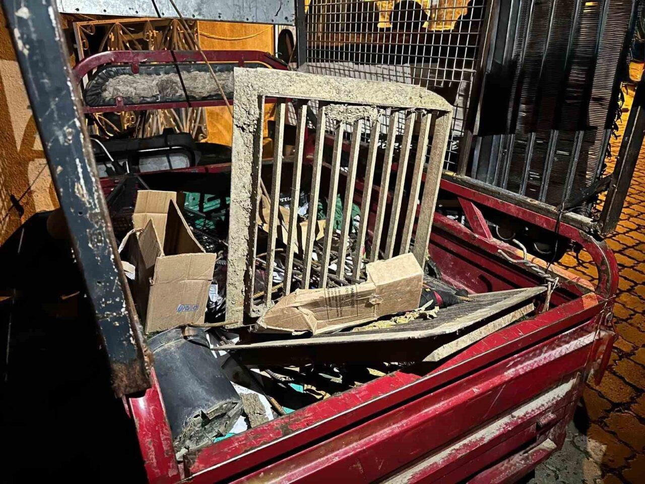 Manisa'nın Turgutlu ilçesinde, sosyal medyada paylaşılan bir video sonrası yağmur