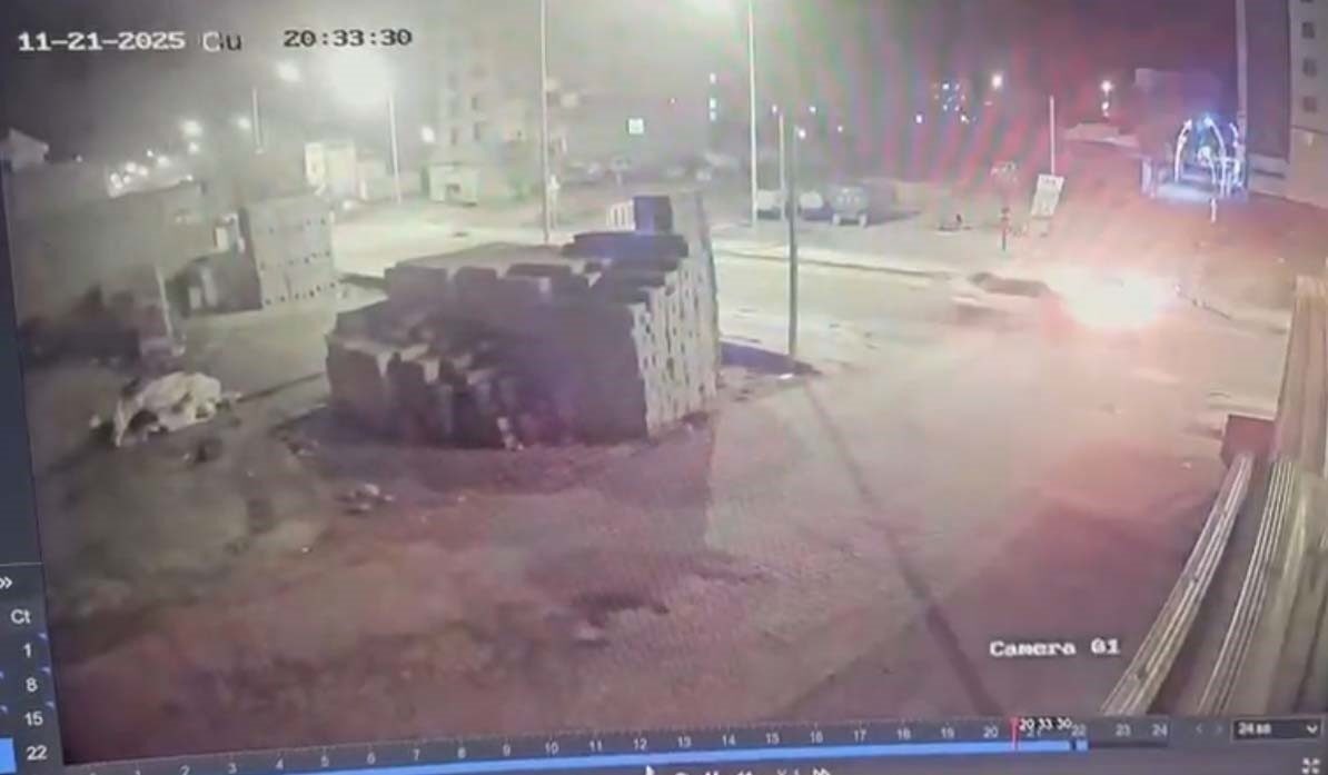 Mardin'in Mazıdağı ilçesinde iki aracın çarpışması sonucu 3 kişi yaralandı.