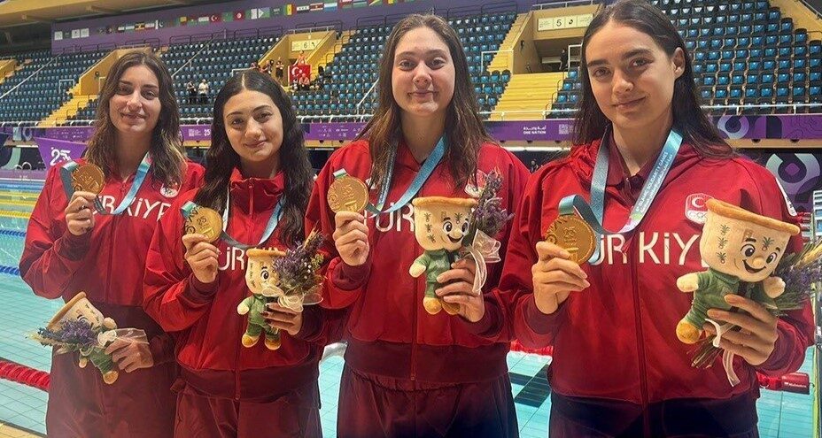 Nehir Toker, 2025 İslami Dayanışma Oyunları’nda 4×100 metre mix bayrak yarışında altın madalya kazanarak ülkemizi gururlandırdı. Nehir Toker, Manisa Celal Bayar Üniversitesi Spor Bilimleri Fakültesi öğrencisi,