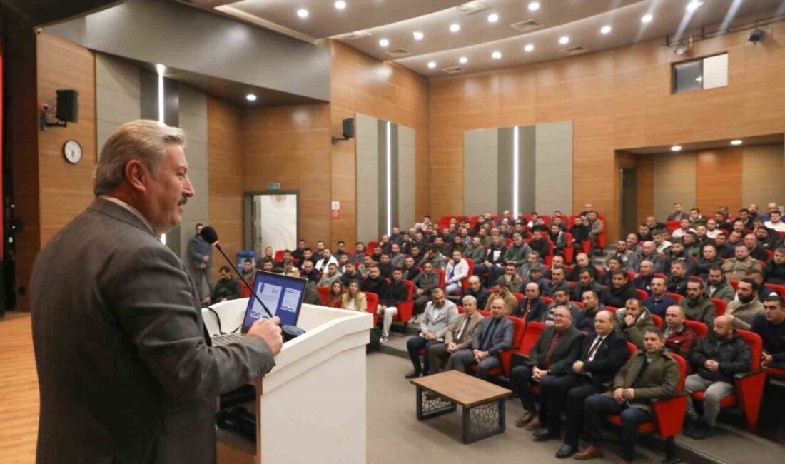 Melikgazi Belediyesi, Park ve Bahçeler Müdürlüğü personeline bitki besleme, ağaç