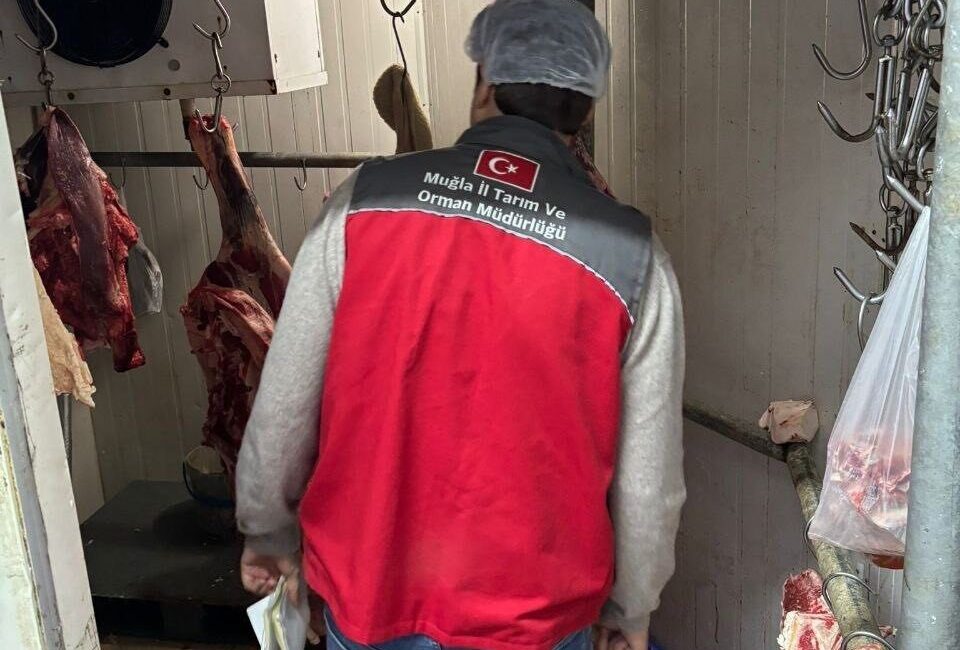 Menteşe’de Gıda Güvenliği İçin Ortak Denetim Yapıldı Menteşe Belediyesi Zabıta Amirliği ve İlçe Tarım ve Orman Müdürlüğü,