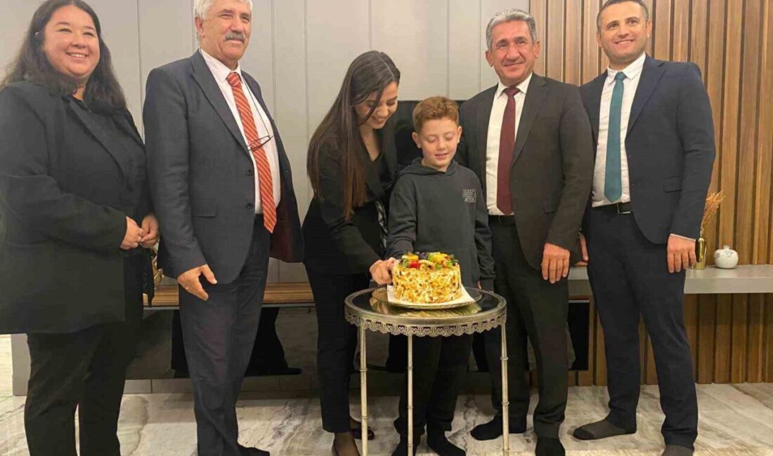 Muğla'nın Menteşe ilçesinde Öğretmenler Günü, öğretmenler Özkan Deniz ve Merve