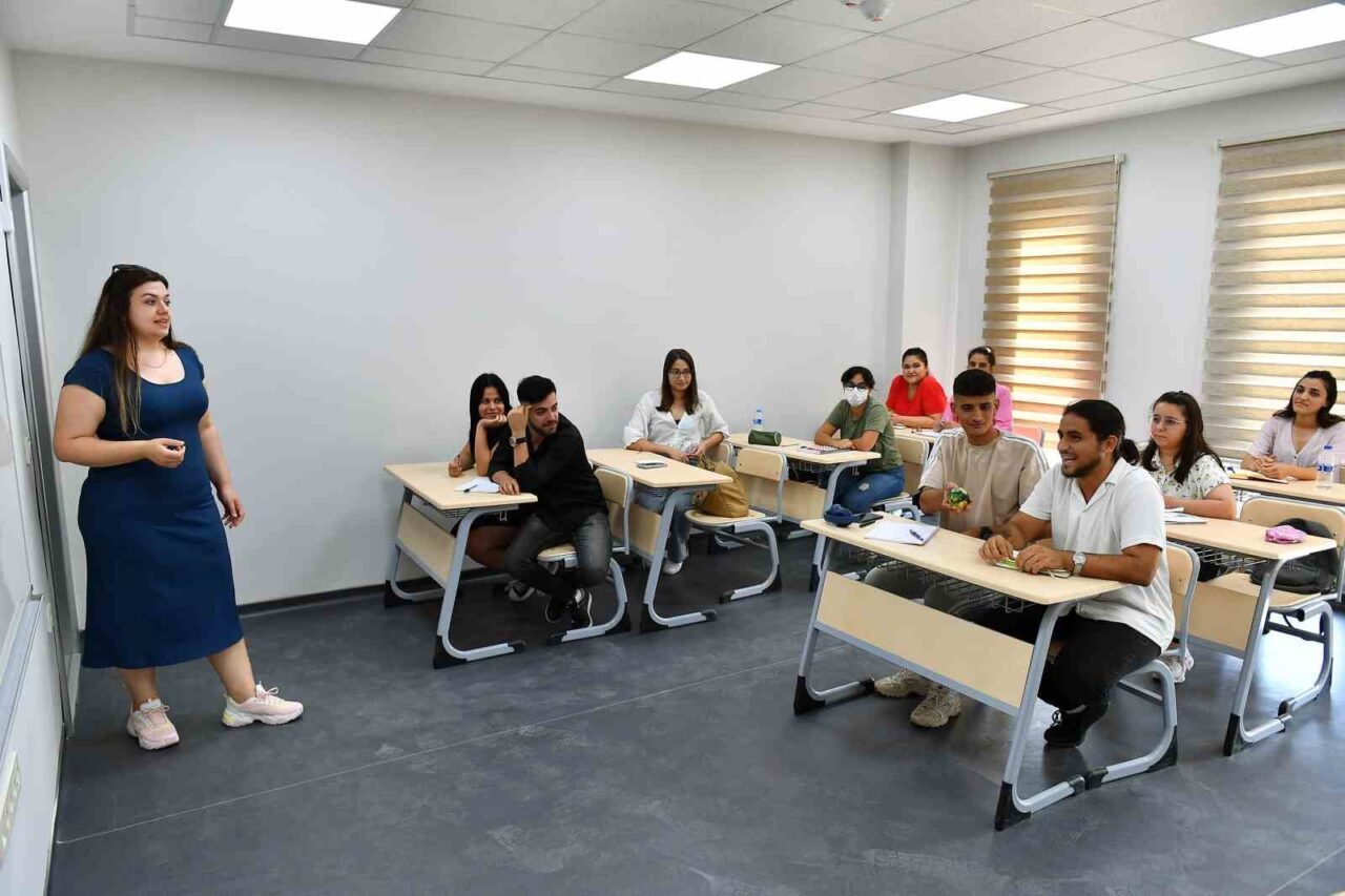 Mersin Büyükşehir Belediyesi, MERCEK Mesleki Eğitim Merkezleri'nde yeni dönem kayıtlarını