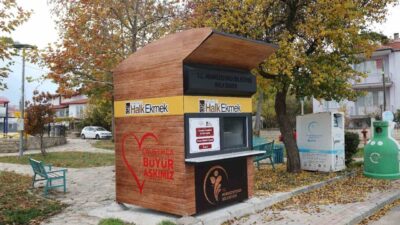 Merkezefendi Belediyesi, Alpaslan Mahallesi'nde 30. 'Merkezefendi Halk Ekmek' büfesini açtı.