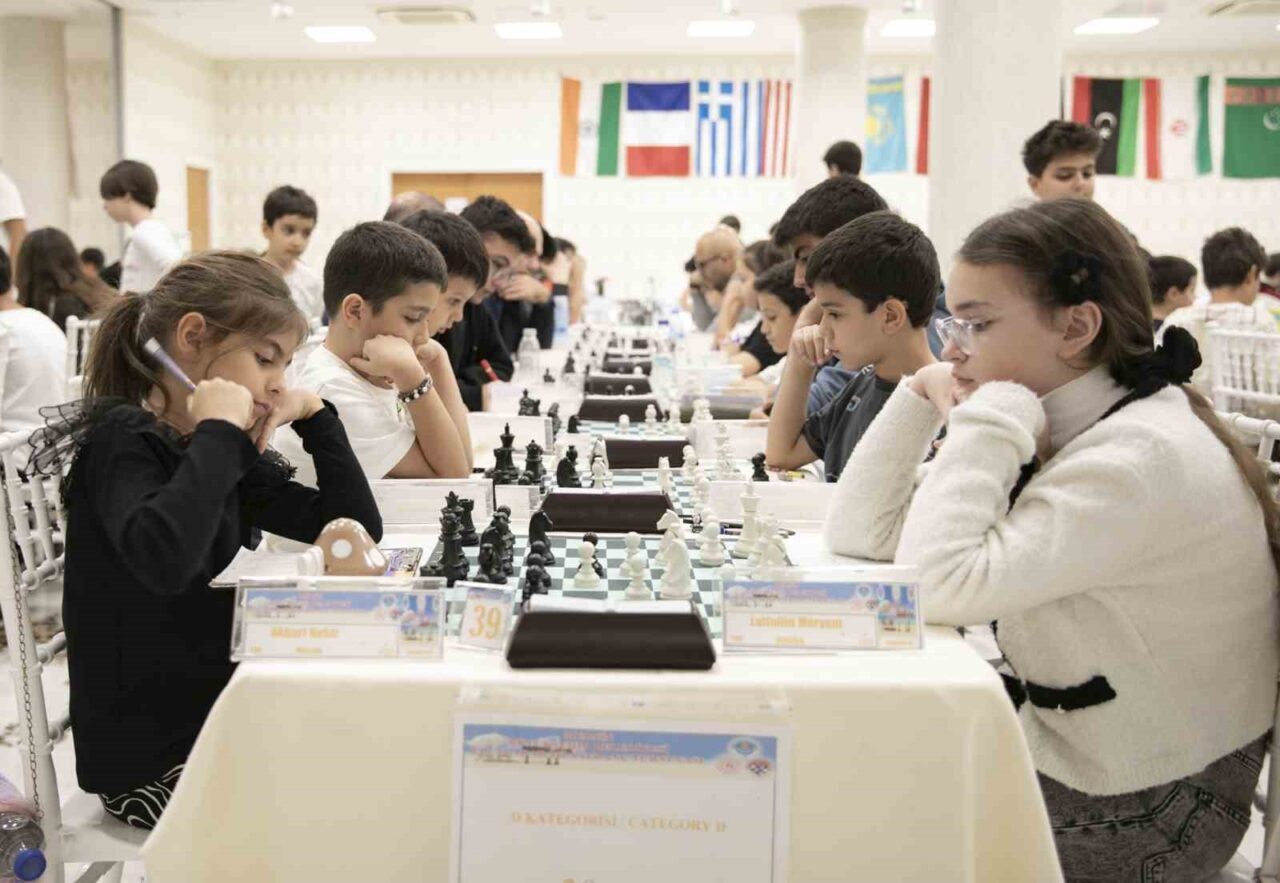 Mersin'de 9. Uluslararası Satranç Turnuvası, 19 ülkeden 406 sporcunun katılımıyla
