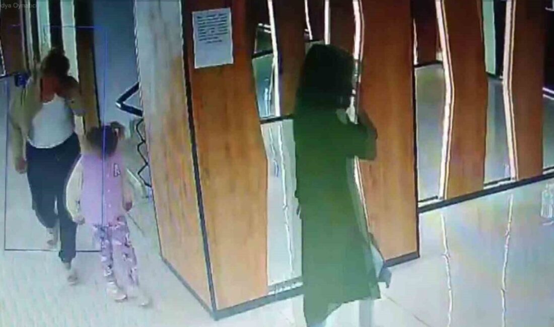 Tarsus’ta 1 Milyon TL Değerinde Ziynet Eşyası Çalındı, Güvenlik Kameralarında 3 Şüpheli Tespit Edildi Tarsus'ta bir sitede M.Y.'nin evinden 1 milyon değerinde altın ve