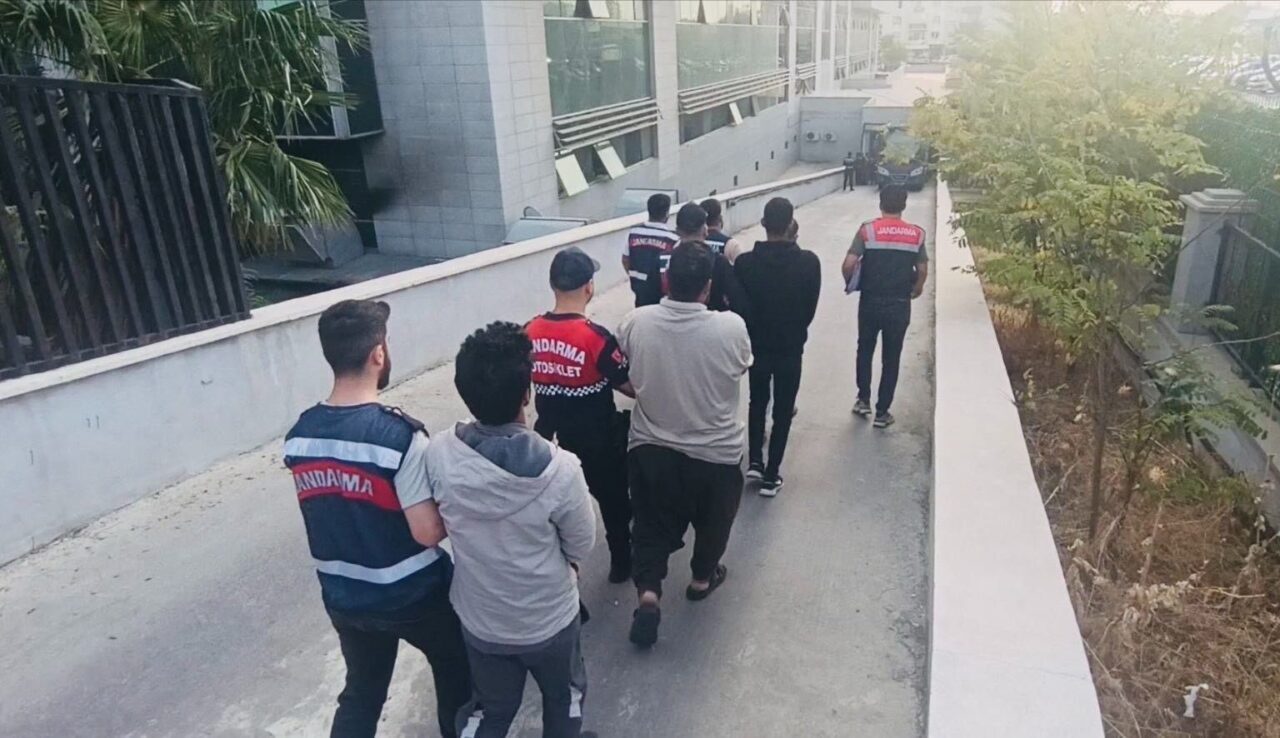 Mersin’de DEAŞ Operasyonunda Gözaltına Alınanların Yedisinin Tutuklanması Kararı Alındı