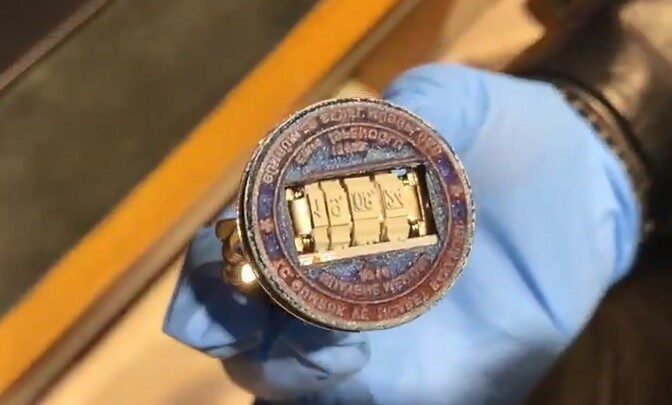 Mersin’de Gümrük Memurlarına Yönelik Rüşvet Operasyonunda 28 Şüpheli Gözaltına Alındı, 10’u Tutuklandı Mersin'de gümrükçülere yönelik rüşvet ve kaçakçılık operasyonunda 28 kişi gözaltına