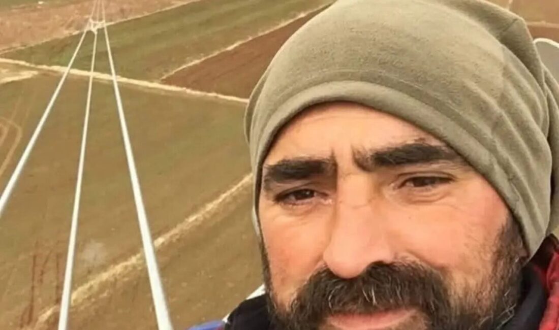 Mersin'in Çamlıyayla ilçesinde 15 Kasım 2025'te yüksek gerilim hattında çalışan