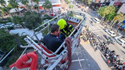 Mersin’deki Metropol İş Merkezi'nde düzenlenen yangın tatbikatında, personel hızla tahliye