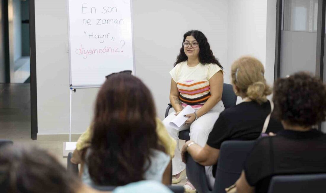 Mersin’de Kadınlara Yönelik Sağlıklı Sınır Koyma Atölyesi Düzenlendi Mersin Büyükşehir Belediyesi, kadınlara kendilerini ifade etmeleri ve sınır koyma