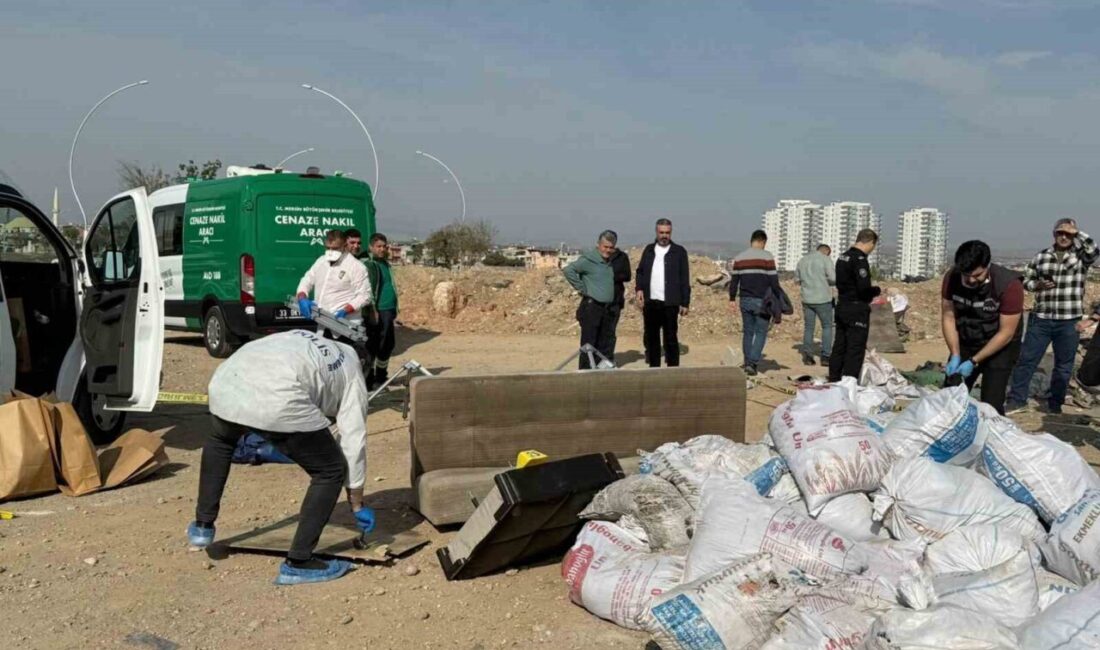 Tarsus’ta Bıçaklanarak Öldürülen Şahıs Çekyat İçinde Moloz Alanına Atıldı Mersin'in Tarsus ilçesinde, 35 yaşlarında bir adamın bıçaklanarak öldürüldükten sonra