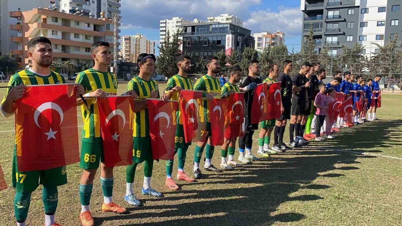 Gürcistan'daki uçak kazasında şehit olan Türk askerleri Mersin'de spor camiası