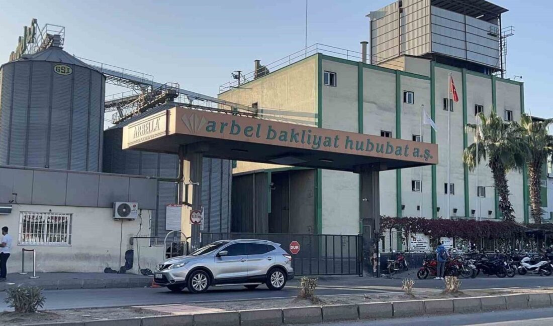 Mersin’deki Arbel Makarna Fabrikası'nda zirai ilaç nedeniyle 14 kişi zehirlendi.