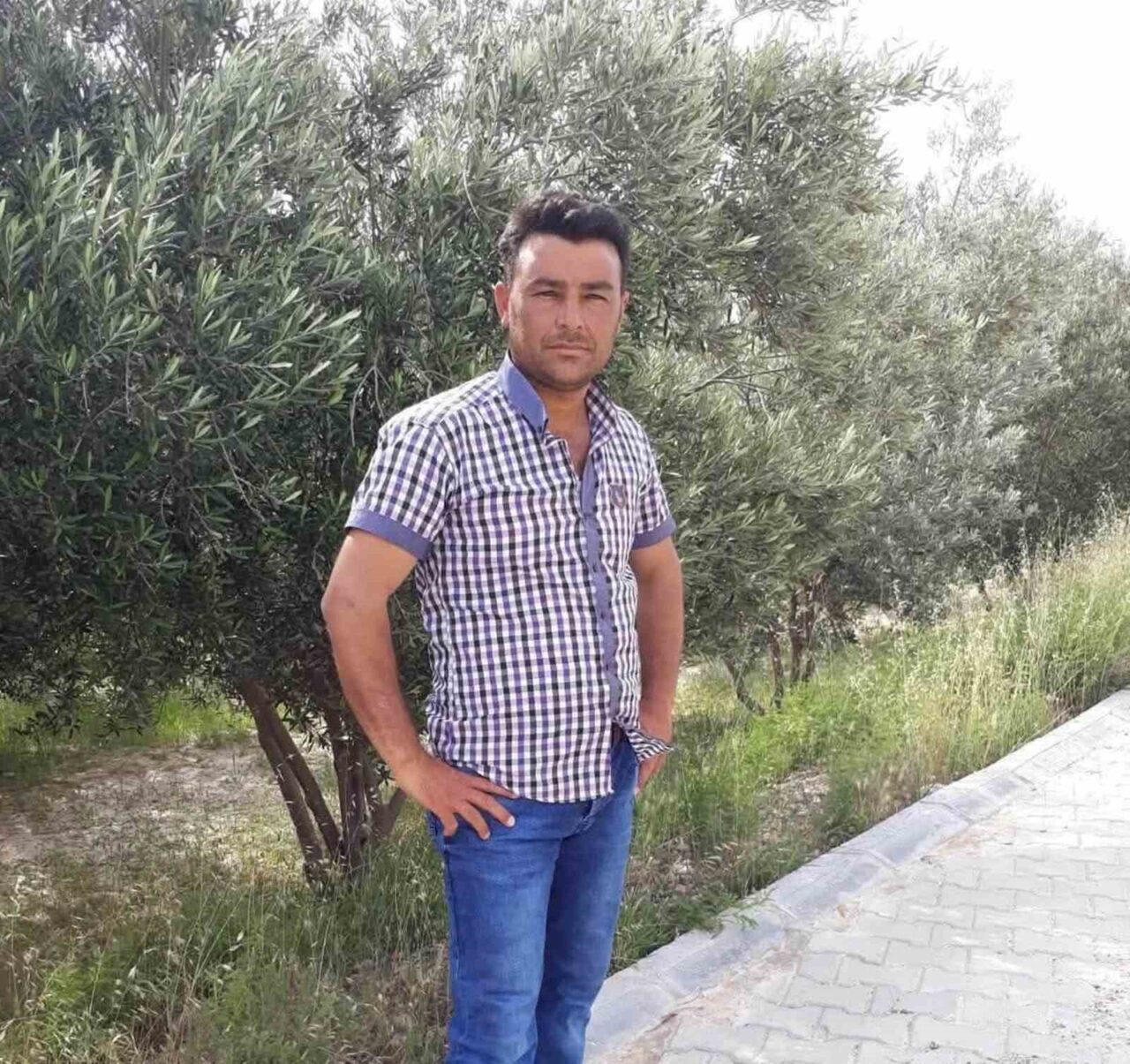 Mersin'in Gülnar ilçesinde tarım işçilerini taşıyan midibüs ile otomobilin çarpışması