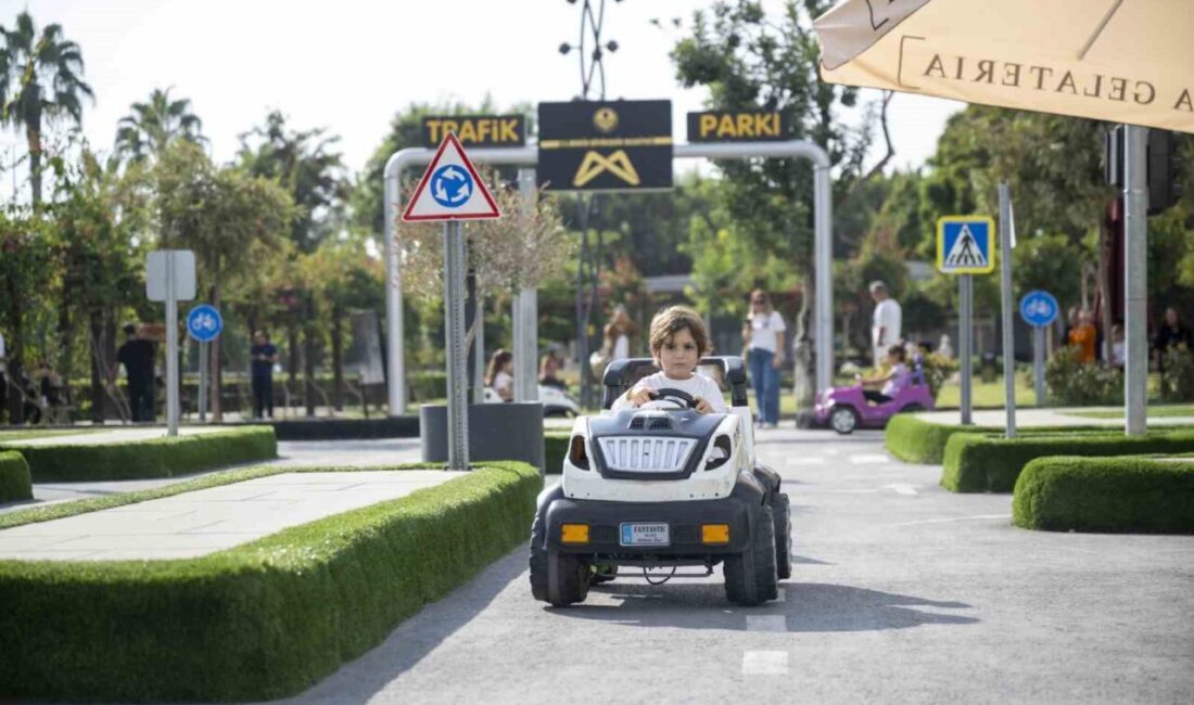 Mersin'deki Trafik Park, ara tatilde çocukların yoğun ilgisini çekiyor. 12