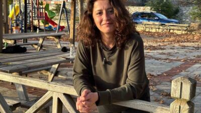 Metin Akpınar’ın ikiz kızı Duygu Nebioğlu, babasının babalık görevlerini yerine