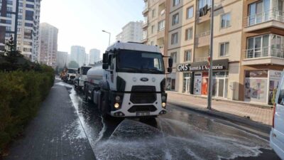 Talas Belediyesi, "Belediye Mahallemizde" uygulamasını Mevlana Mahallesi'nde sürdürüyor. 90 bini